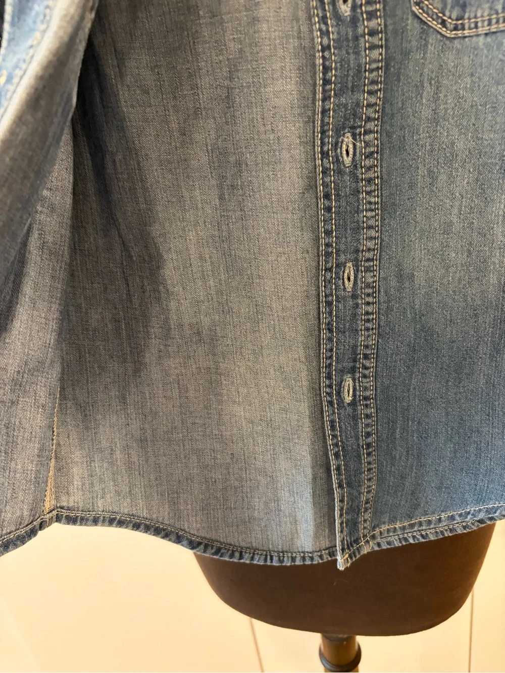 GAP Denim Button-Up Jacket size small kids , in Light Blue